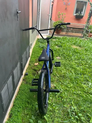 Bicicleta BMX Wethepeople Negra