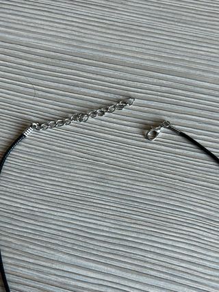 Collana con ciondolo a spirale e pietre