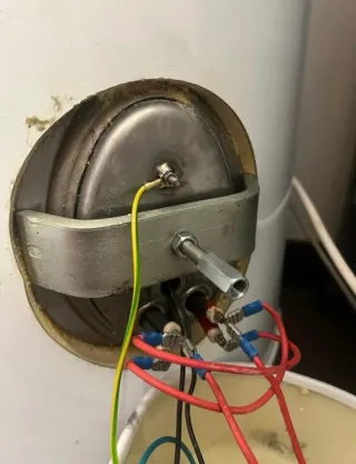 TÉCNICO , INSTALACIONES ROJAS .24/7H