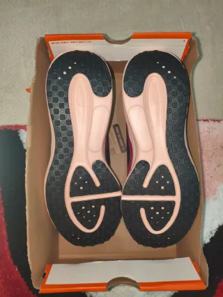 Zapatillas Nike Revolution 8 Rosa y Negro