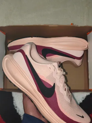 Zapatillas Nike Revolution 8 Rosa y Negro