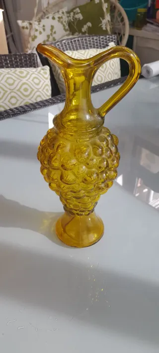 Jarras de cristal decorativas azul y amarillo