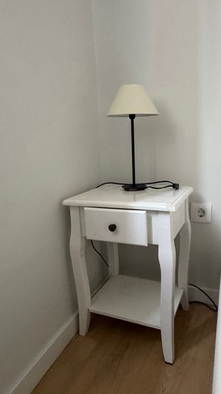 Mesitas noche y lámpara