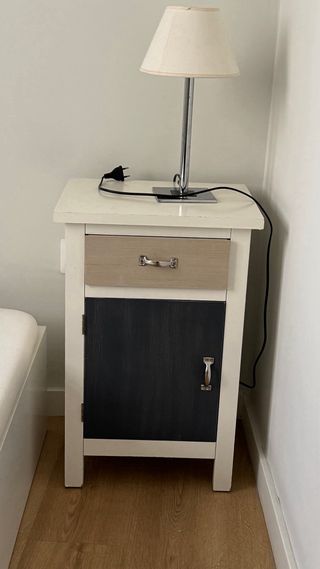 Mesitas noche y lámpara