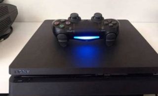 Consola Sony PlayStation 4 y 3 Negra