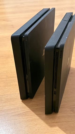 Consola Sony PlayStation 4 y 3 Negra