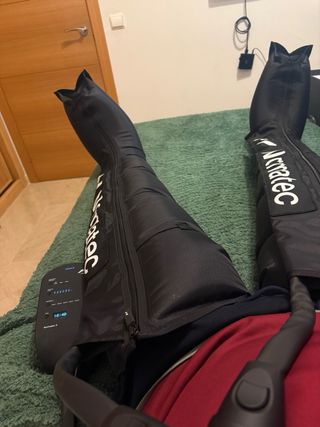 Normatec 3 con botas para piernas y caderas