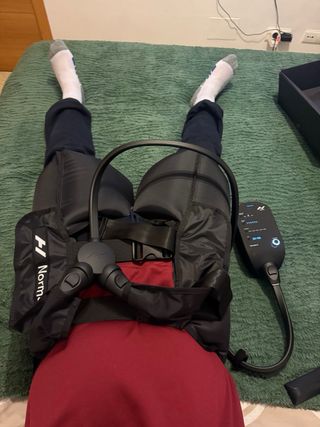 Normatec 3 con botas para piernas y caderas