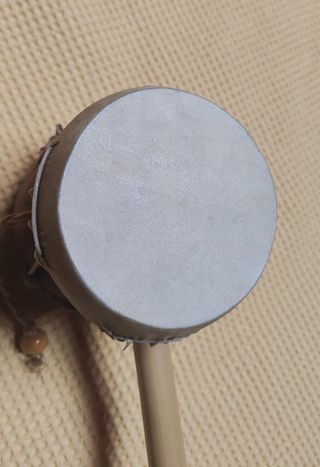 Instrumento de percusión artesanal