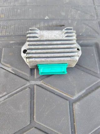 Regulador Tensão Piaggio NRG