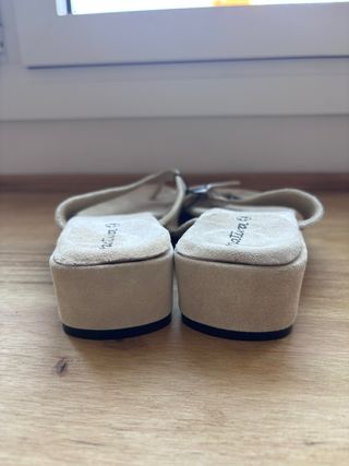 Sandalias de piel beige