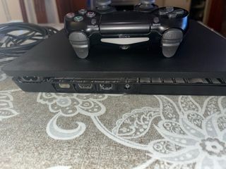 PS4 Slim 1TB + Mando
