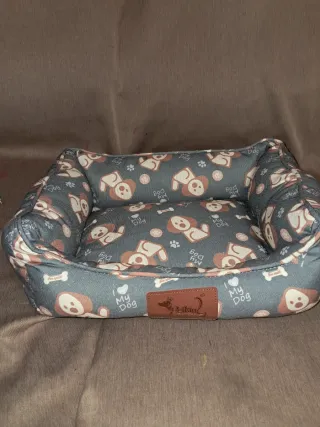 Cama para perro pequeño sin estrenar