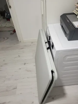 Mesa plegable de plástico blanca