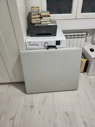 Mesa plegable de plástico blanca