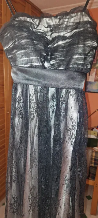 Vestido negro de tul y satén