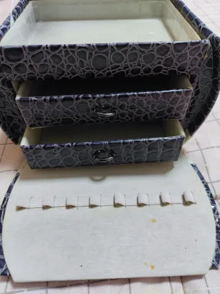 Cajita Maquillaje o joyas morado