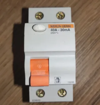 Magnetotérmicos Merlin Gerin