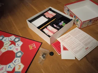 Pack 3 juegos de mesa: Party&Co, Superpoly, Puzzle