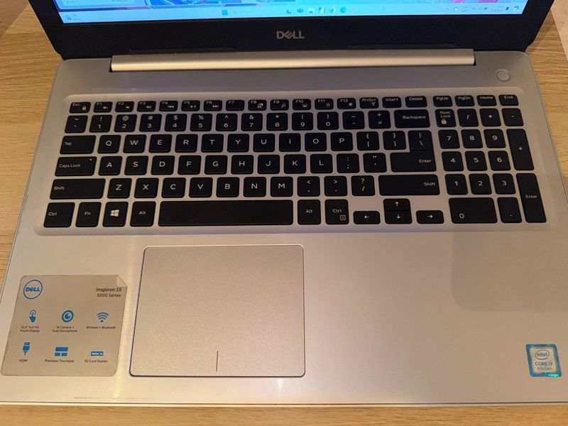 Dell Inspiron 15 5000 i7 - 8GB RAM - SSD afbeelding 2