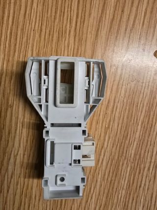 Interruttore Lavatrice Indesit IWC 61251