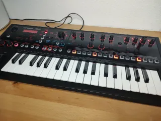 Roland JD-XI Sintetizador