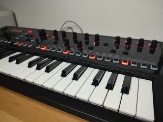 Roland JD-XI Sintetizador