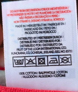 Camiseta roja de manga corta