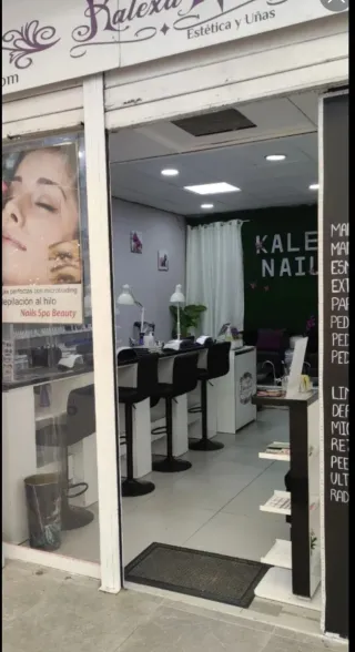 Traspaso centro de uñas y estética