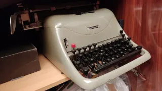 Máquina de escribir Lexicon 80