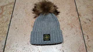 GORRO DE INVIERNO CON POMPÓN STONE ISLAND