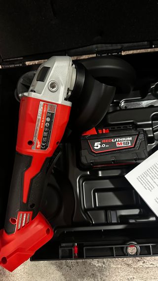 Taladro Percutor Milwaukee M18 y radial