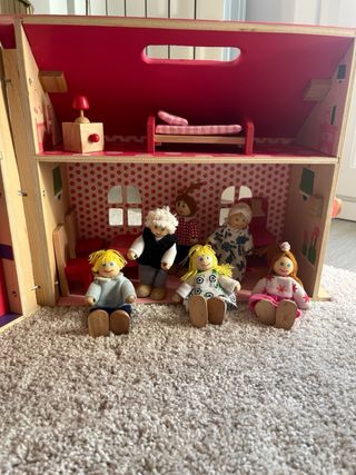 Casa de muñecas Montessori de madera