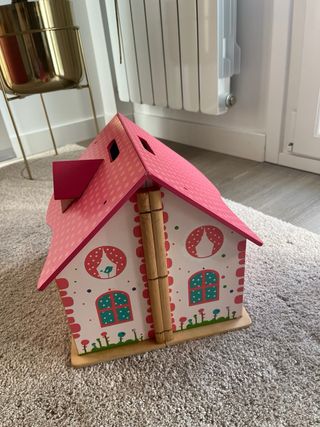 Casa de muñecas Montessori de madera