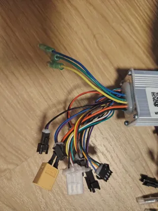 2 Controladores y Motor Bicicleta Eléctrica