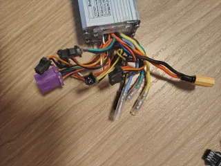 2 Controladores y Motor Bicicleta Eléctrica