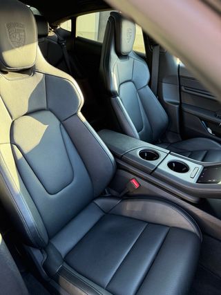 Porsche Taycan 4S.  08/2022