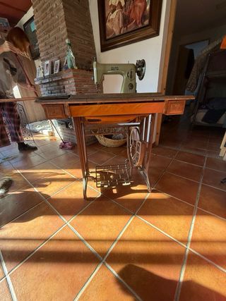Máquina de coser Alfa antigua