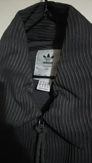 Camiseta Adidas Oversize Gris Talla S