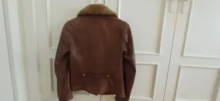 Cazadora de cuero marrón mujer