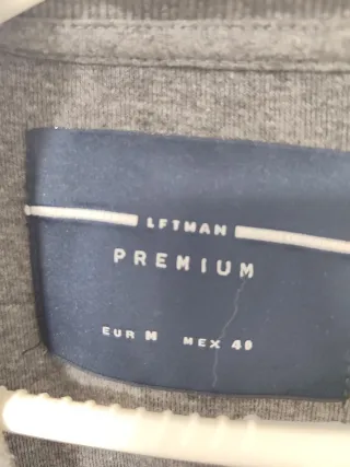 Sudadera gris básica