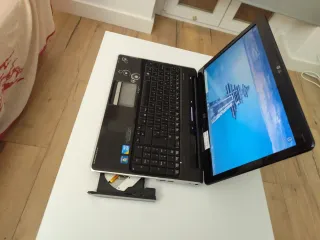 HP Pavilion dv6 Negro/Morado Procesador I3