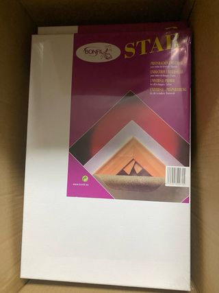 Lote de Caballetes de madera para mesa con lienzos