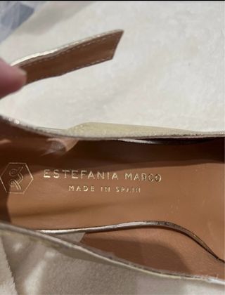 Zapatos tacón dorados talla 36 (un uso)