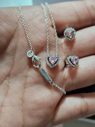 Conjunto.  Con su caja y bolsa