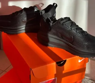 Nike Air Zoom Vomero 18 Tallas 39 y 43 A Estrenar