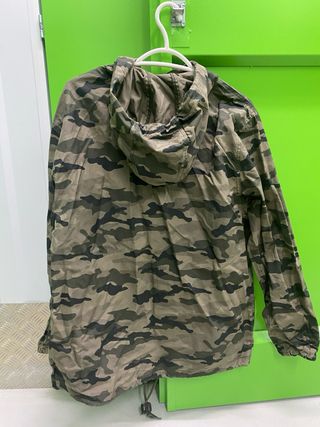 Anorak H&M Camuflaje Talla L