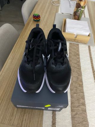 Nike 6/1 Zapatillas Negras y Blancas