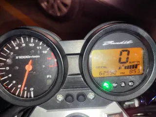 Suzuki Bandit GSF650 Inyección