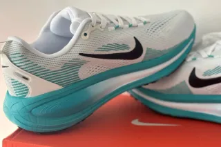 Nike Air Zoom Vomero 18 Talla 39 A Estrenar